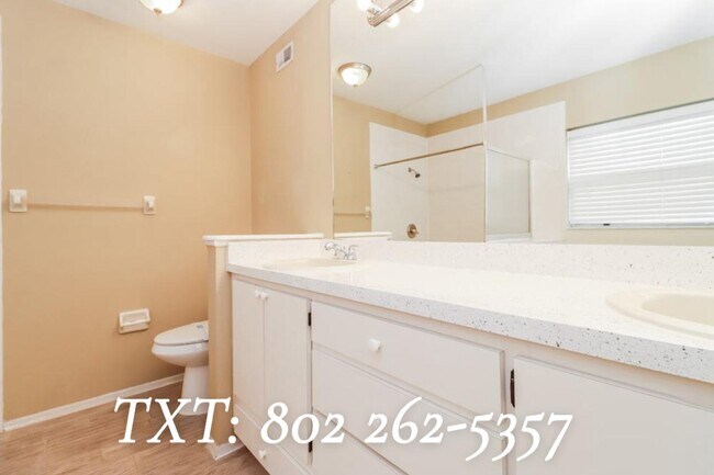Foto del edificio - 3232 Centerwood Dr