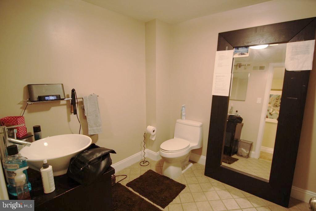 Primary Photo - 341 Dickinson St