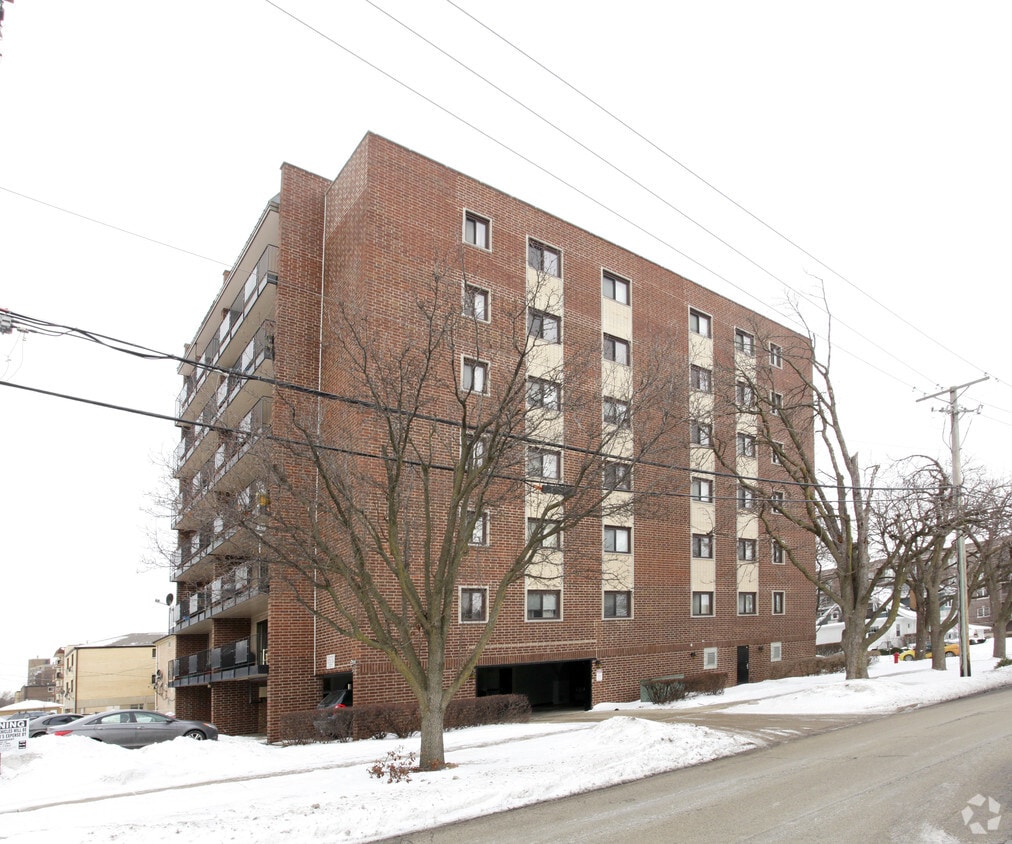 Primary Photo - Cora Court