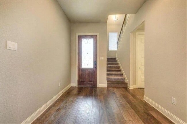 Building Photo - 203 Ancient Oak Way