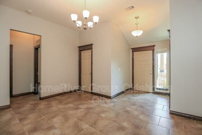 Building Photo - 1114 Merlin Dr