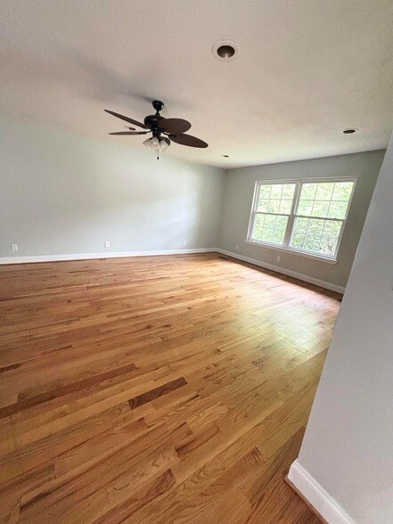 Foto del edificio - 7342 Valley Ln