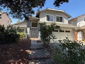 Building Photo - 581 Hellyer Ave