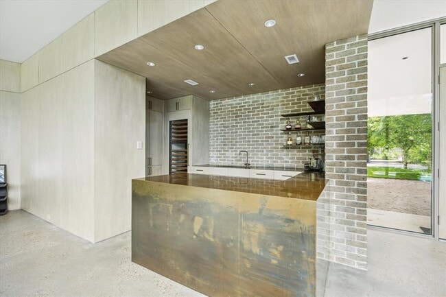 Building Photo - 9 Pinehill Ln