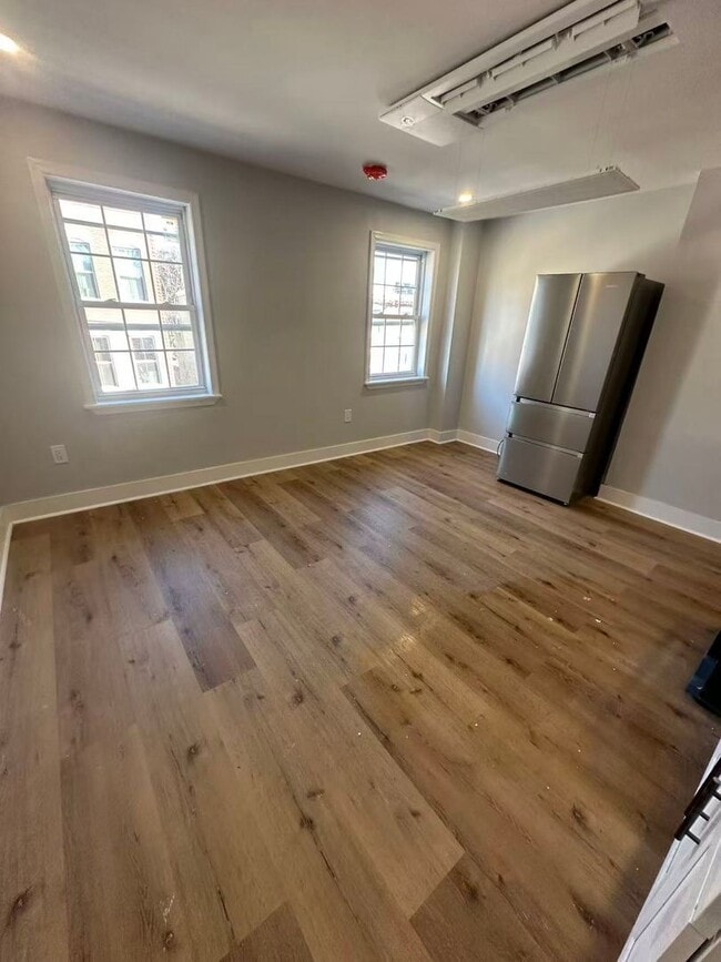 Building Photo - 430 Dickinson St