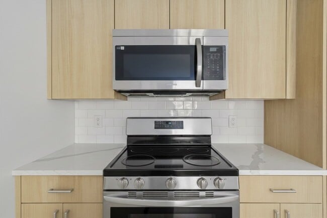 Building Photo - 1035 Commonwealth Ave