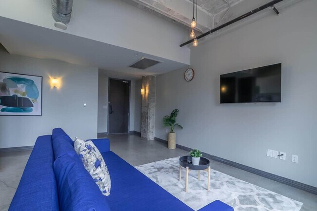 Building Photo - 500 S Ervay St