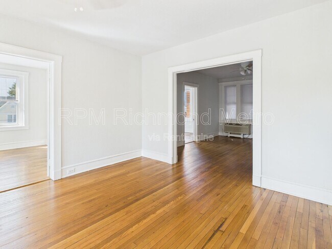 Foto del edificio - 2400 Barton Ave
