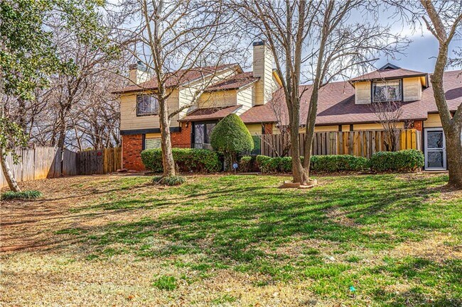 Building Photo - 8806 N Rockwell Dr