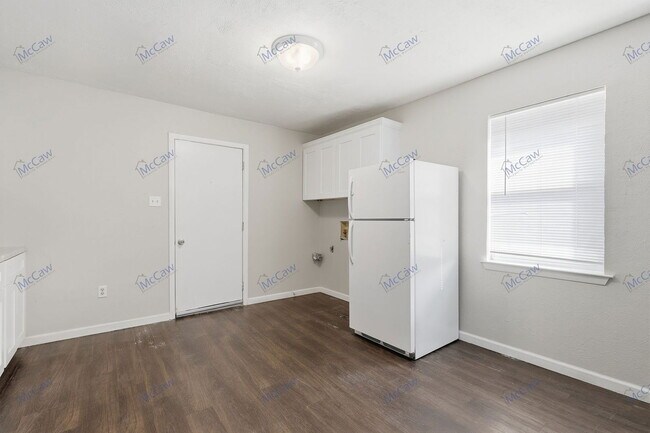 Foto del edificio - 217 Joyce St