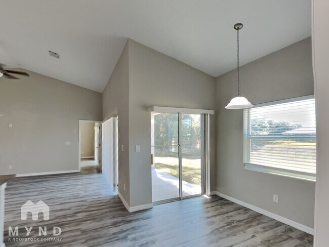 Foto del edificio - 7423 W Cameo Cir