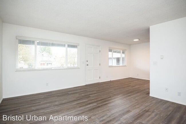 Building Photo - 3021 NE Glisan St