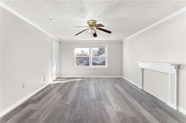 Building Photo - 121 Mark Twain Cir