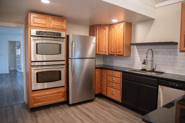 Foto del edificio - 281 Salmon Brook St
