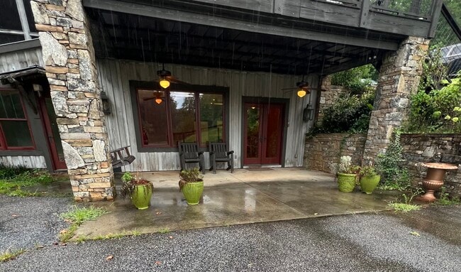 Building Photo - 396 Cunningham Rd
