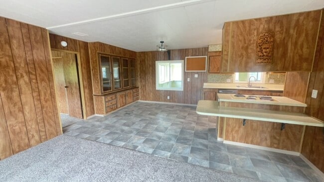 Building Photo - 829 W Harbeck Rd