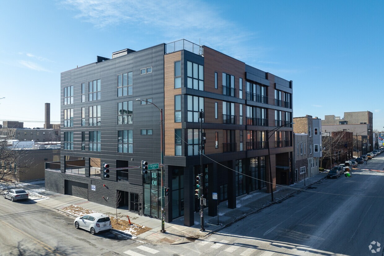 Primary Photo - 1801 West Grand