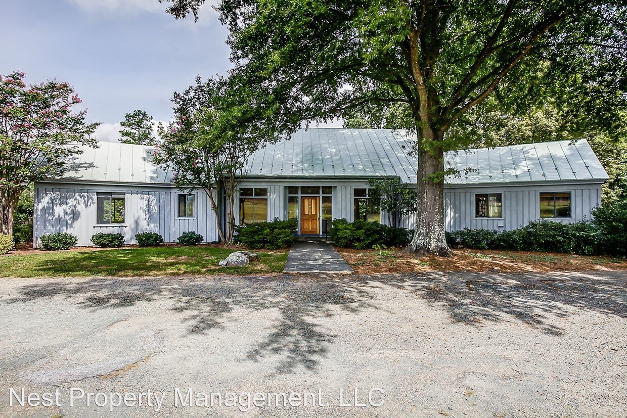 3 br, 2.5 bath House 6403 Rivendell Lane House Rental in Crozet, VA