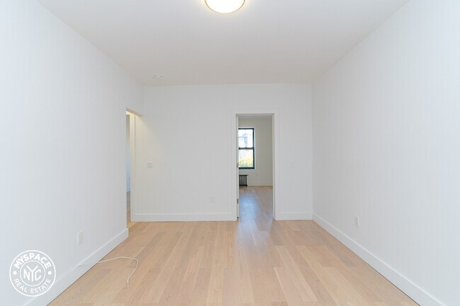 Building Photo - 442 Decatur St