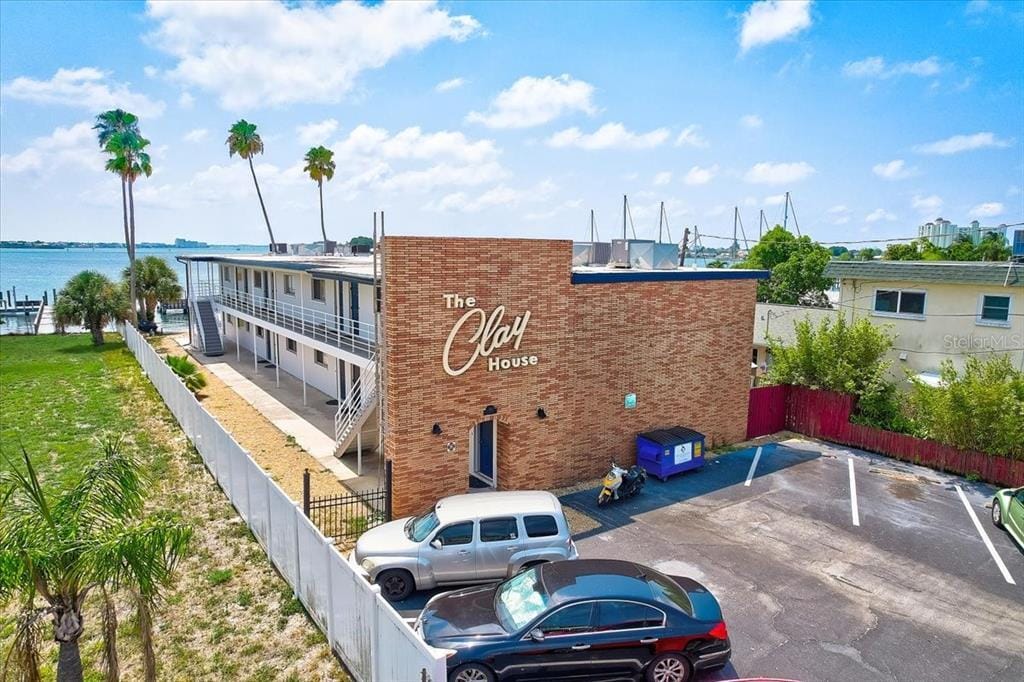 Primary Photo - 7305 Bay St