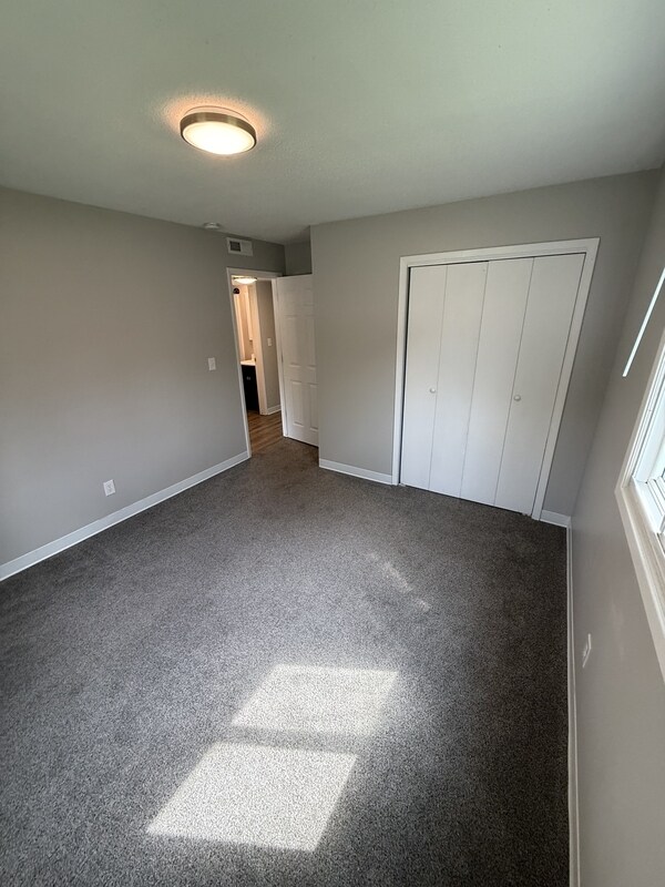 Foto del edificio - 1014-1028 Shagbark Drive - 4