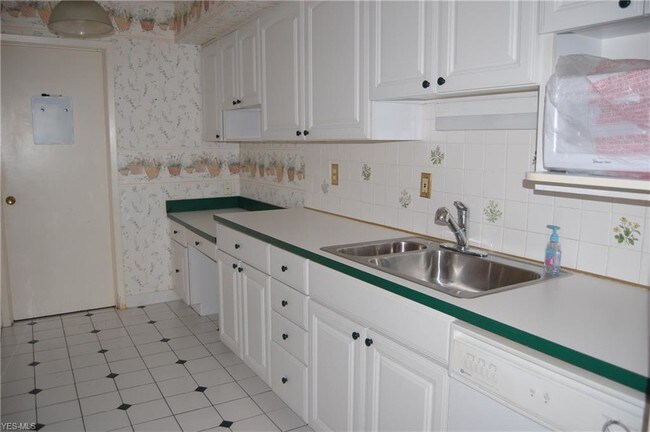 Building Photo - 1790 Rolling Hills Dr