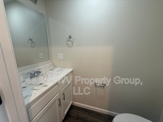 Foto del edificio - 46 Christian Ct