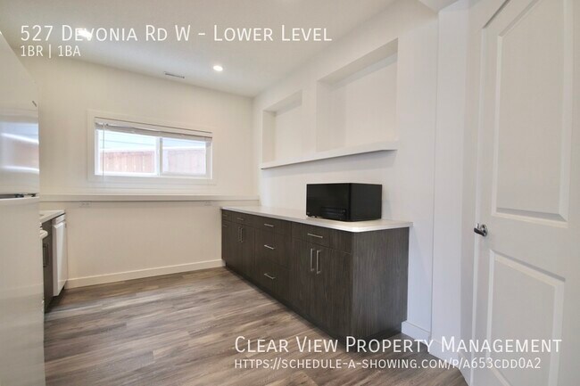 Photo du bâtiment - Bright and spacious suite located in the Crossings of west Lethbridge! ?Showings available NOW at...