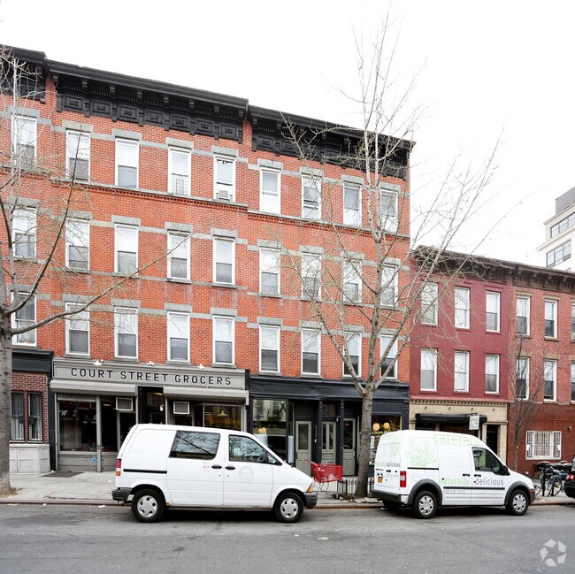 Foto del edificio - 487 Court St
