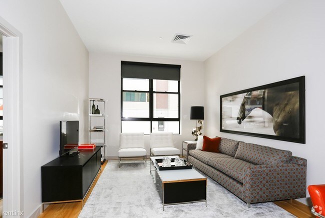 Foto del edificio - 225 W 2nd St