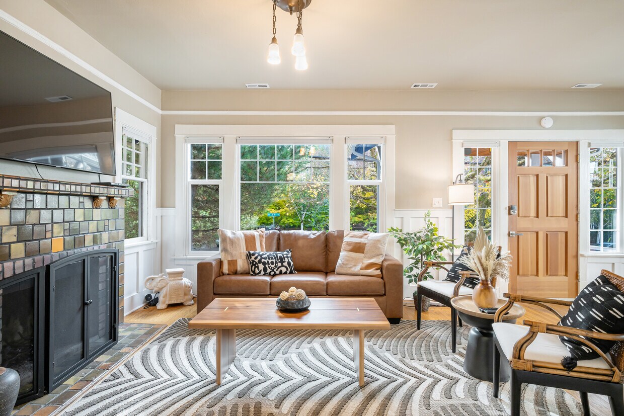 Foto principal - 720 NE 47th St