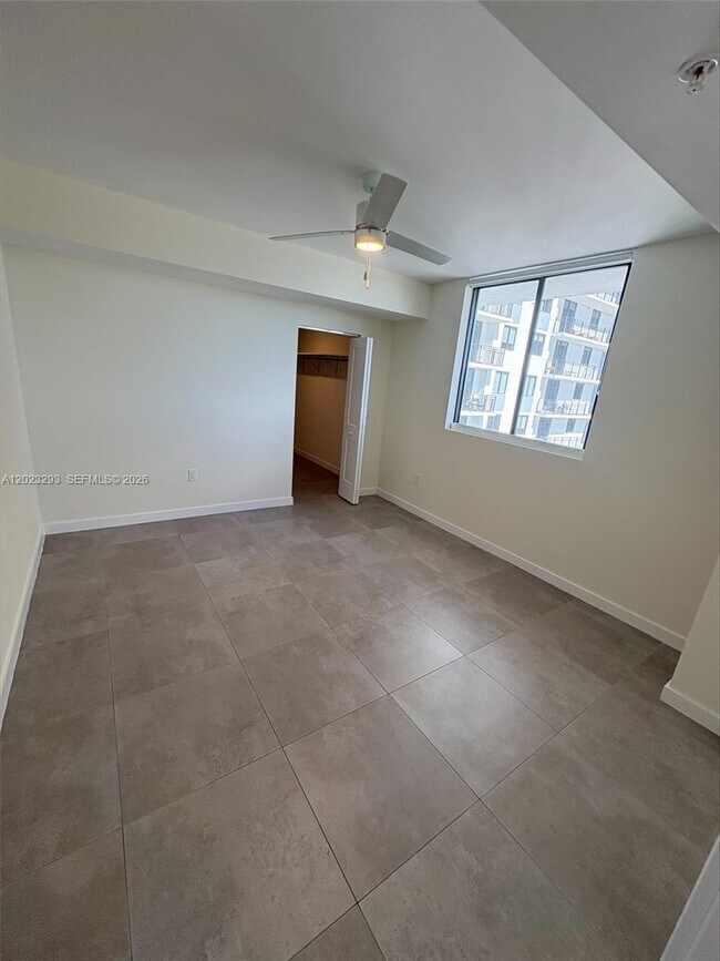 Foto del edificio - 16395 Biscayne Blvd