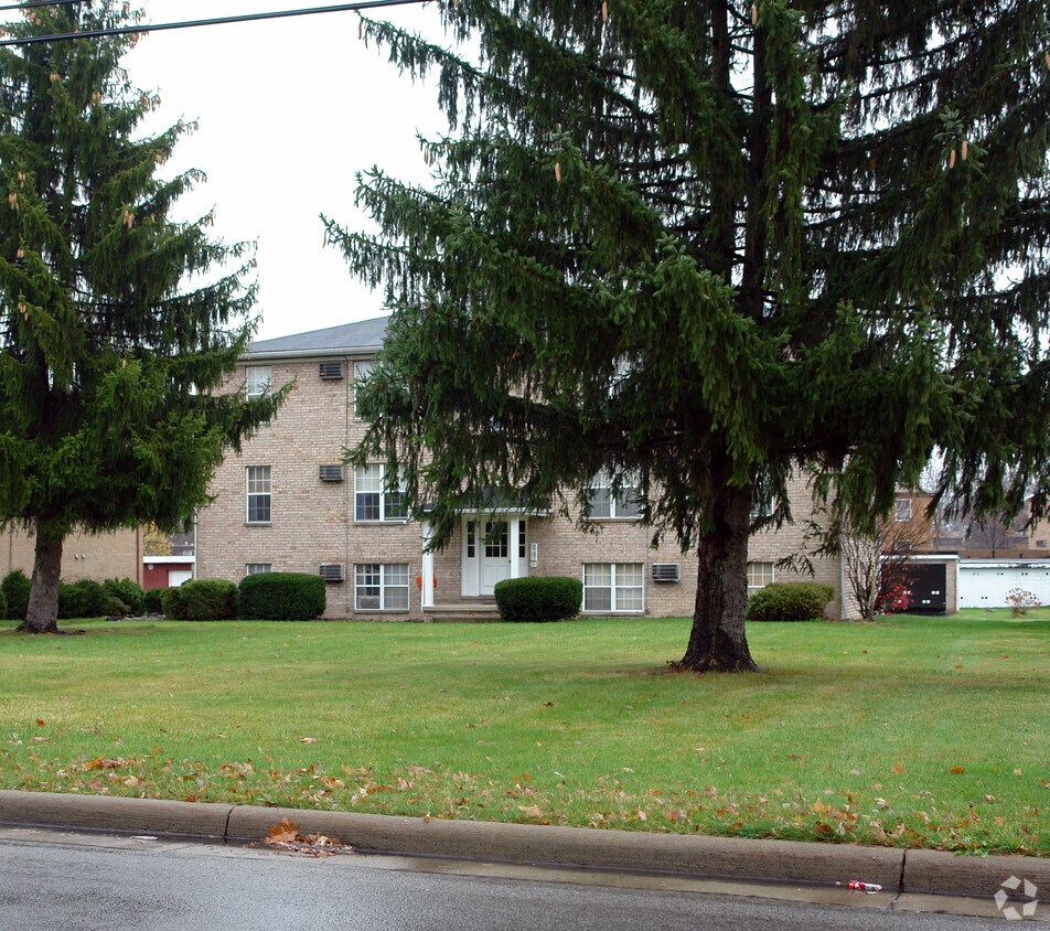 Building Photo - 5761 Sheridan Rd