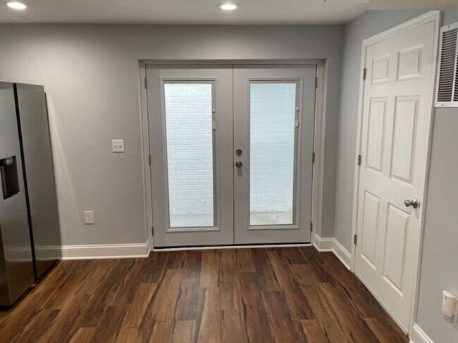 Foto del edificio - 11704 Hazeltine Ct