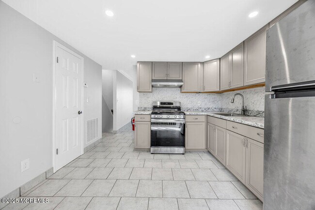 Foto del edificio - 35 Beachway Ave