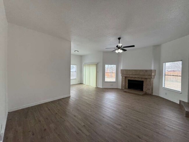 Building Photo - 8750 Shallow Ridge Dr