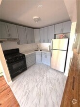 Building Photo - 2139 Strauss St