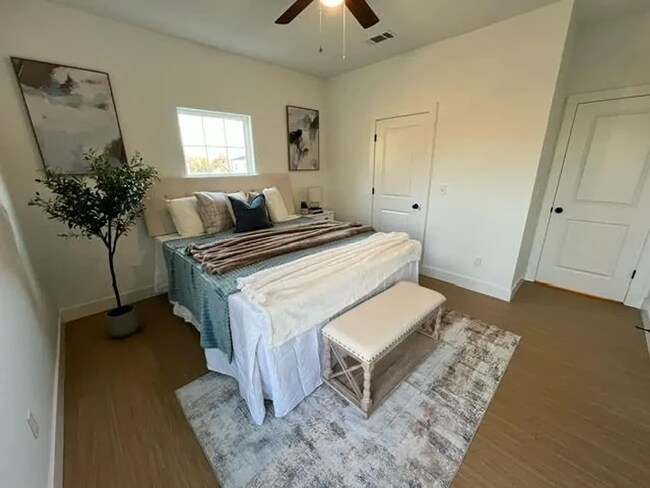 Foto del edificio - 1828 Riverview Dr