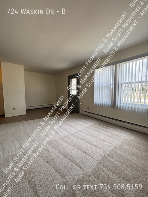 Building Photo - 724 Waskin Dr