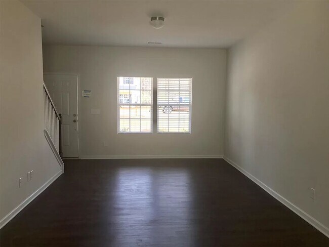 Foto del edificio - Luxurious 2 story 3 bedroom 2.5 bath Townh...