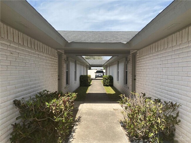 Building Photo - 1713 Tierra Dulce Dr