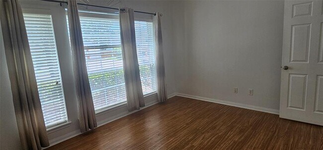 Building Photo - 957 Firthwood Ln