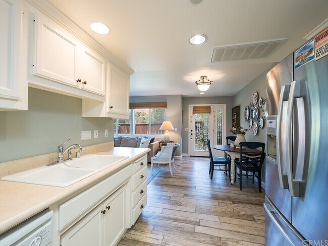 Foto del edificio - 252 Lucas Ln