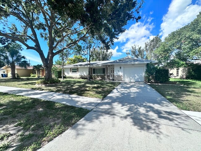 Photo - 1422 Byram Dr House