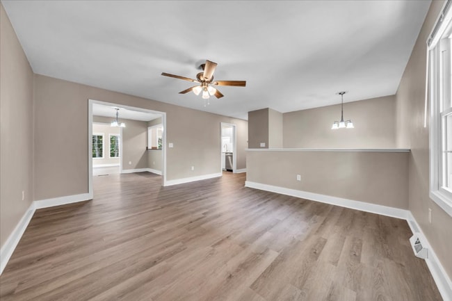 Building Photo - 2637 Coachman Cir