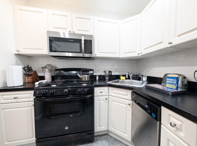 Foto del edificio - 312 E 104th St