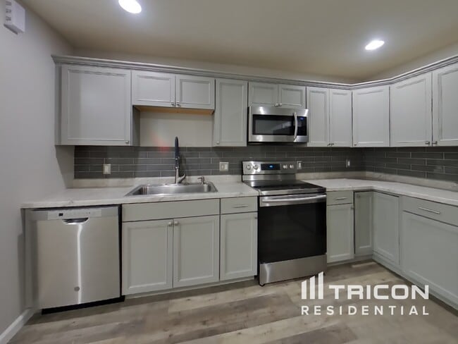 Building Photo - 5314 Yucatan Dr
