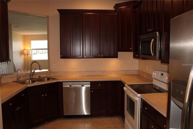 Building Photo - 3590 Parkridge Cir