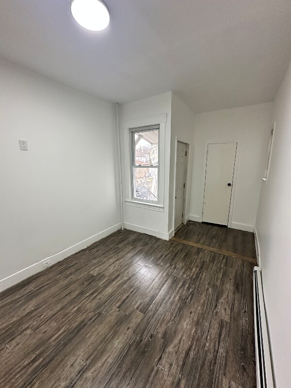 Foto del edificio - 225 Burgess Pl