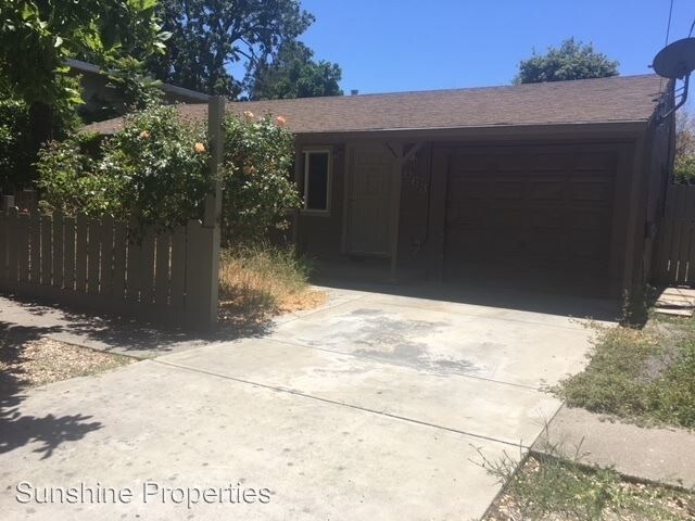 Foto principal - 2 br, 1 bath House - 1063 Elm Street